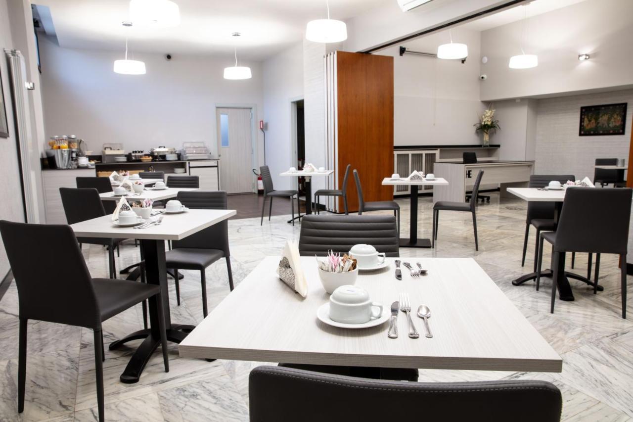 Hotel Esperia Ро Экстерьер фото